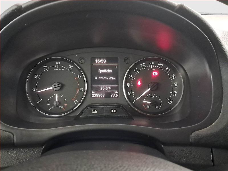 Škoda Fabia (2011) 1.2 TSI, nová STK, Tažné - fotka 11 z 13