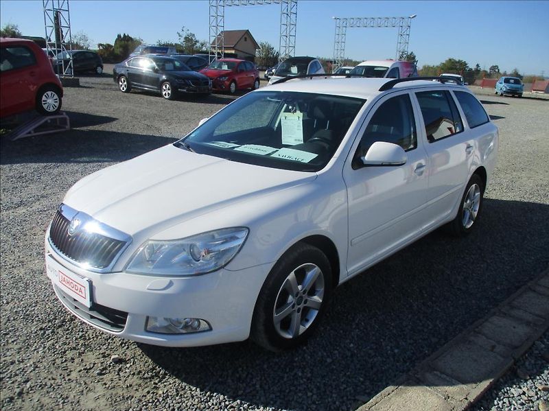 Škoda Octavia 1,4 TSi, Navi,aut.klima,servis - fotka 3 z 45