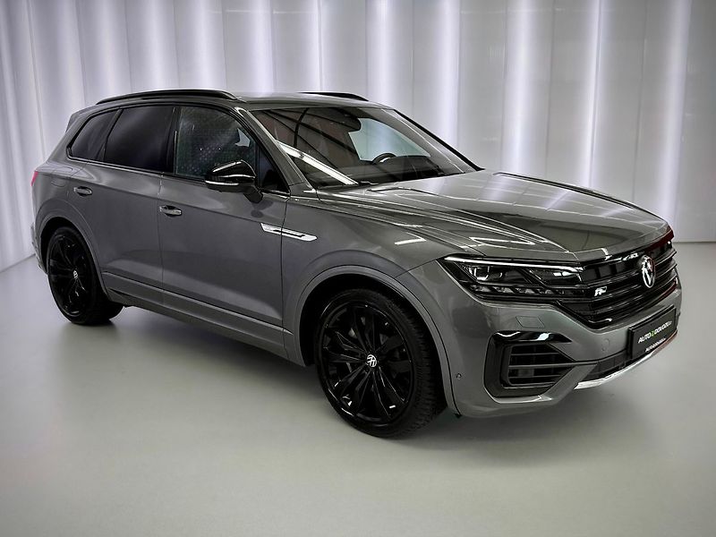 Volkswagen Touareg 4.0TDI V8 R-LINE 4MOTION, BLAC - fotka 4 z 29