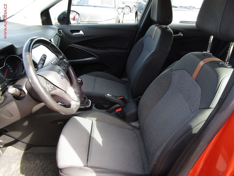 Opel Crossland (2021) 1.2 PT, 1.maj,ČR, Elegance - fotka 9 z 17