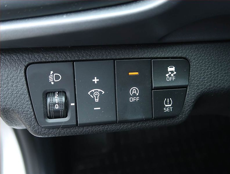 Kia Stonic (2024) 1.2 DPI, Serv.kniha, Tempomat - fotka 18 z 20
