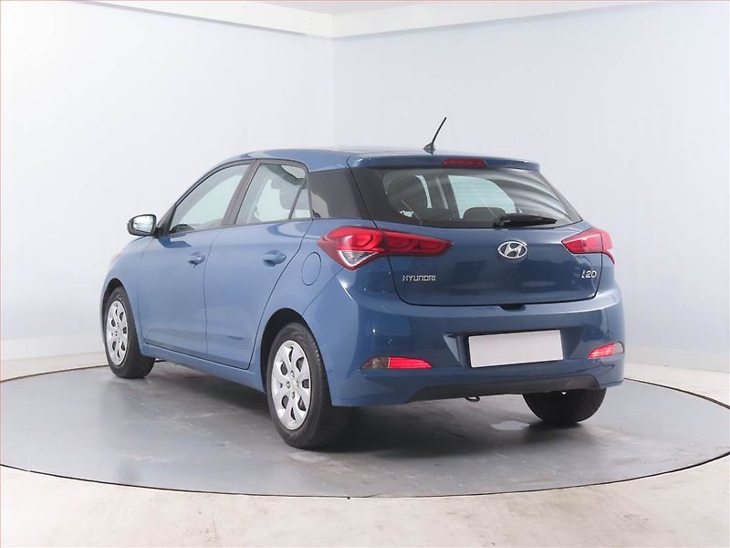 Hyundai i20 (2017) 1.2, Serv.kniha - fotka 4 z 13