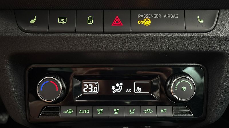 Škoda Fabia 1.0 TSI Ambition Combi - fotka 13 z 25