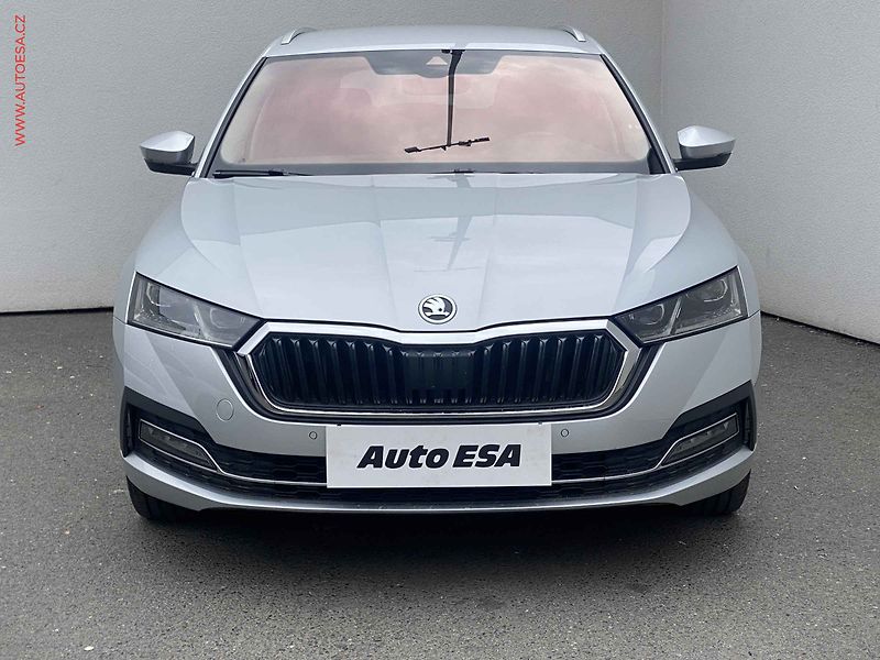 Škoda Octavia (2022) 2.0 TDi, ČR, Style, DSG, LED - fotka 2 z 17
