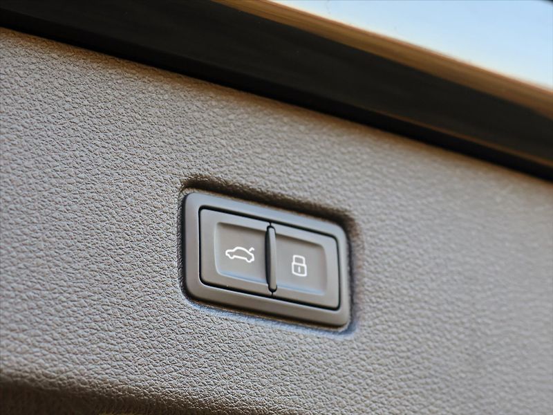 Audi Q7 3,0 TDI Quattro Tiptronic S li - fotka 10 z 36