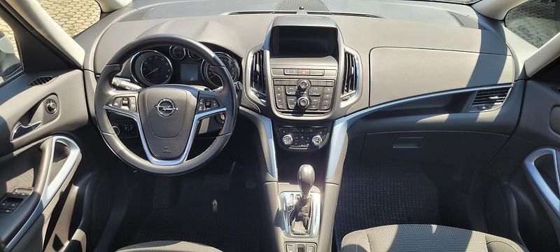Opel Zafira (2015) 1,4i 103kW benzín Automat - fotka 17 z 33
