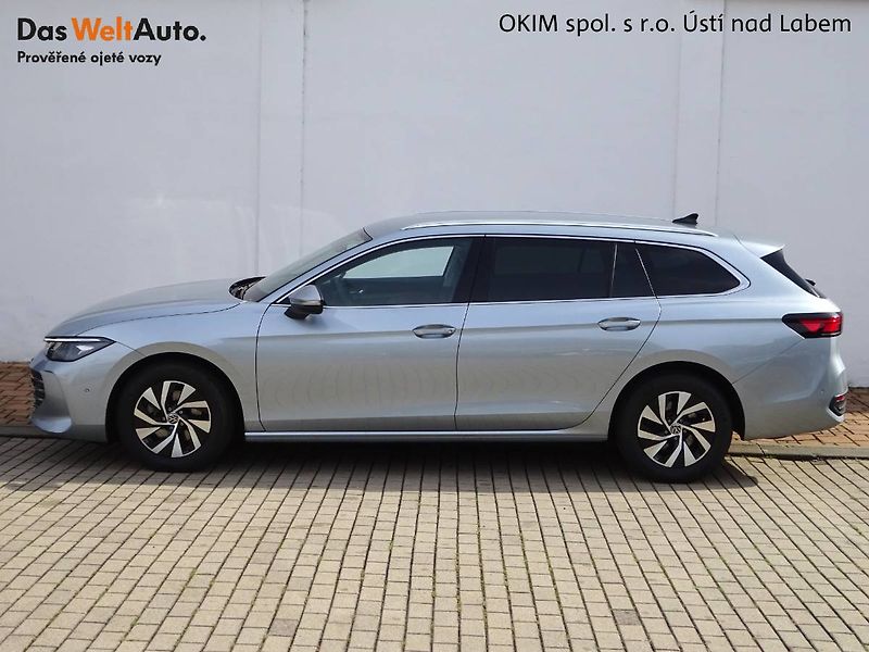 Volkswagen Passat (2024) 1,5 eTSi/ 110kW DSG Business - fotka 3 z 26