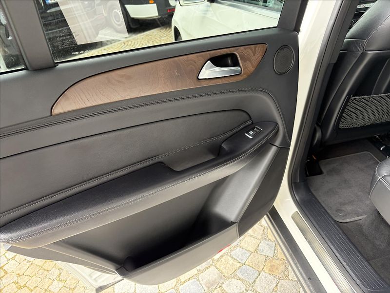 Mercedes-Benz GLS 350d 4M - fotka 14 z 24