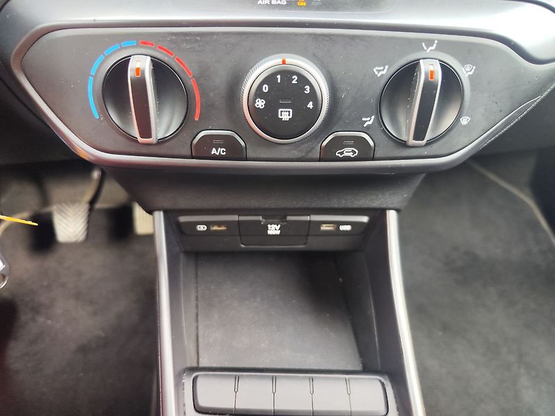 Hyundai Bayon 1.2i/62kW Comfort club - fotka 15 z 23
