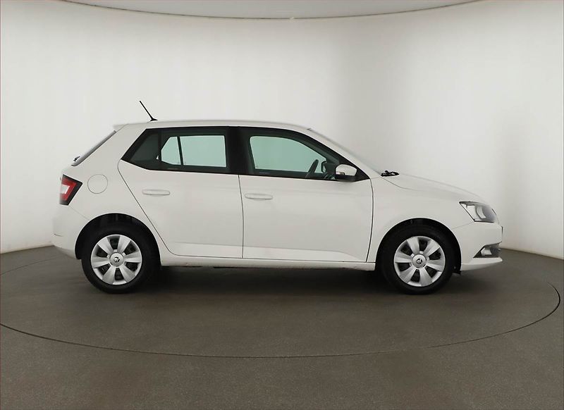 Škoda Fabia (2018) 1.0 TSI, Park. senzory - fotka 6 z 11