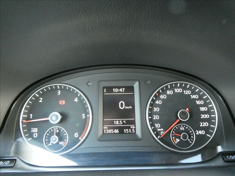 Volkswagen Touran 1,6 TDi 77kW CUP,7.míst,naviga - fotka 35 z 46