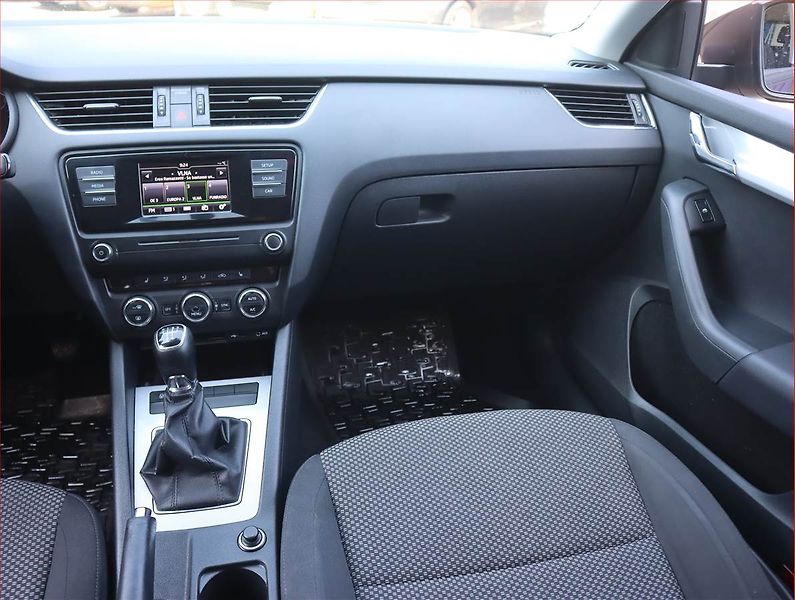 Škoda Octavia (2016) Ambition 1.6 TDI, Serv.kniha - fotka 8 z 19