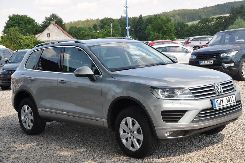 Volkswagen Touareg 3.0TDi 193kW 4x4 Automat - fotka 2 z 28