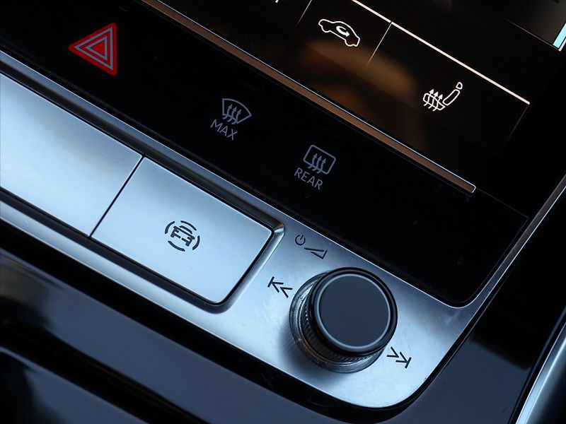 Audi Q7 3,0 TDI Quattro Tiptronic S li - fotka 27 z 36