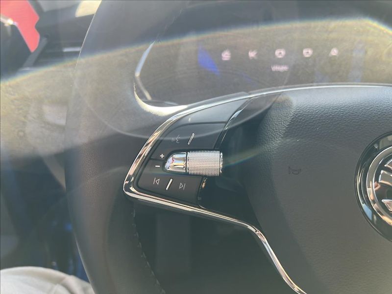 Škoda Octavia 2,0 TDi Ambition LED záruka - fotka 24 z 29