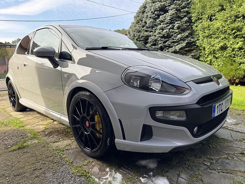 Abarth Punto Evo (2014) 1,4 Turbo 180k - fotka 5 z 23