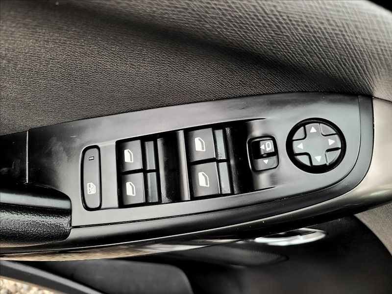 Citroën Grand C4 SpaceTourer 1,5 hdi,7 MÍST,KŮŽE,VÝHŘEV,NAV - fotka 39 z 50