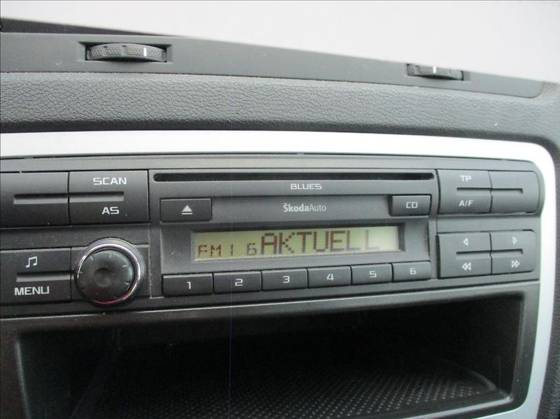 Škoda Octavia 1,4 i, klima,serv.kniha, - fotka 10 z 30