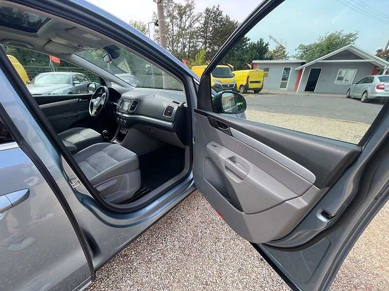 Volkswagen Sharan 2.0TDI 103kw*7MÍST*EL.DVEŘE - fotka 13 z 39