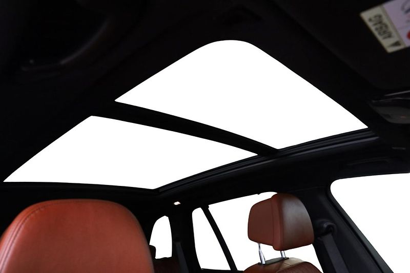 BMW X5 xDrive 45e - fotka 27 z 35