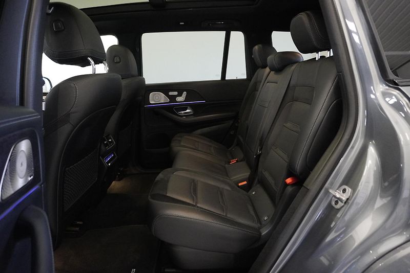 Mercedes-Benz GLS 63 AMG FULL OPTIONS - fotka 43 z 50