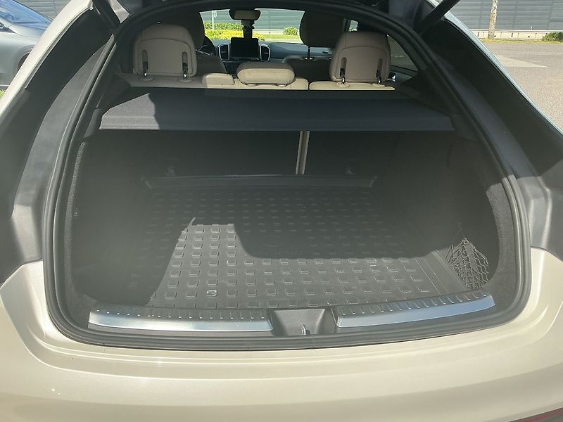 Mercedes-Benz GLE 350 d AMG 4MATIC - fotka 24 z 25