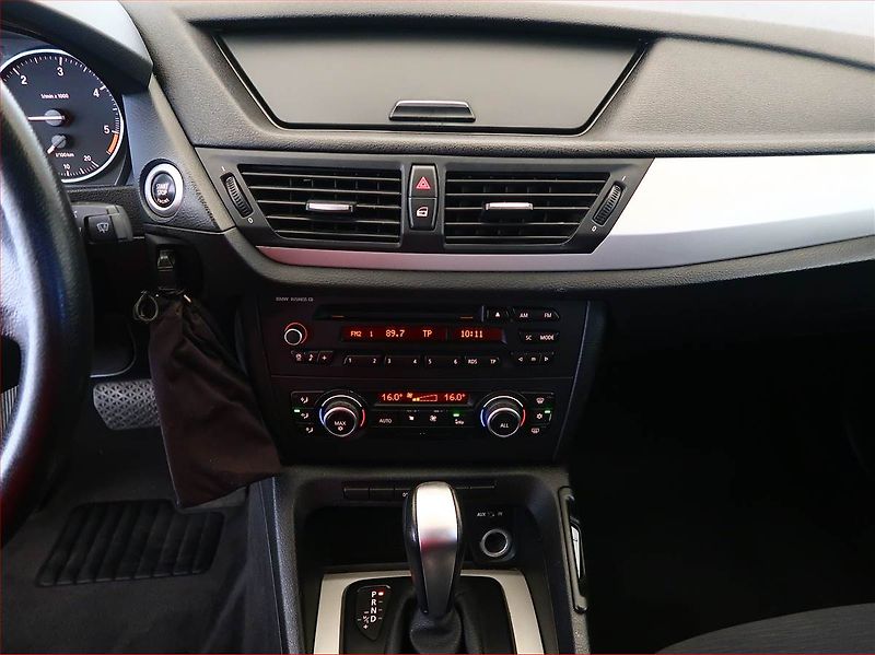BMW X1 (2012) xDrive18d, 4X4, Automat - fotka 12 z 16