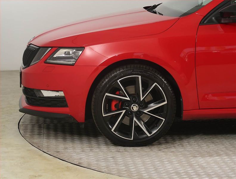 Škoda Octavia (2019) Style Plus 2.0 TSI - fotka 15 z 23
