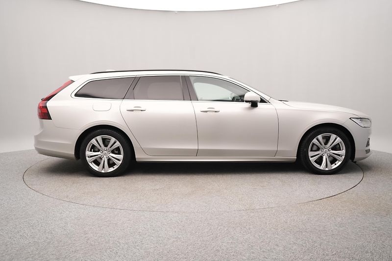 Volvo V90 B4 MOMENTUM AUT - fotka 15 z 45