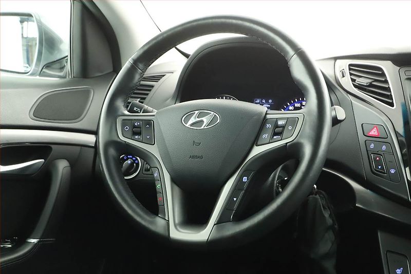 Hyundai i40 (2017) 1.7 CRDi, Serv.kniha, Navi - fotka 8 z 16