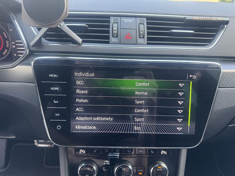 Škoda Superb (2019) 2,0TSi DSG 4x4 SPORTLINE - fotka 18 z 24