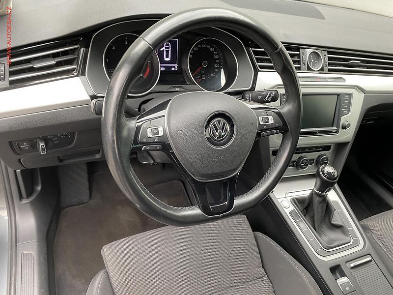 Volkswagen Passat (2015) 1.6 TDi, Comfortline, TZ - fotka 13 z 17