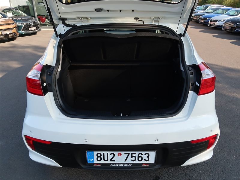 Kia Rio 1,3 CVVT,62kW,1majČR,Serv.kn. - fotka 23 z 30