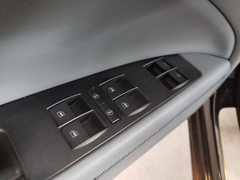 Volkswagen Phaeton (2008) 3,0TDI,171KW,4X4,LED,ALU,KŮŽE - fotka 19 z 39