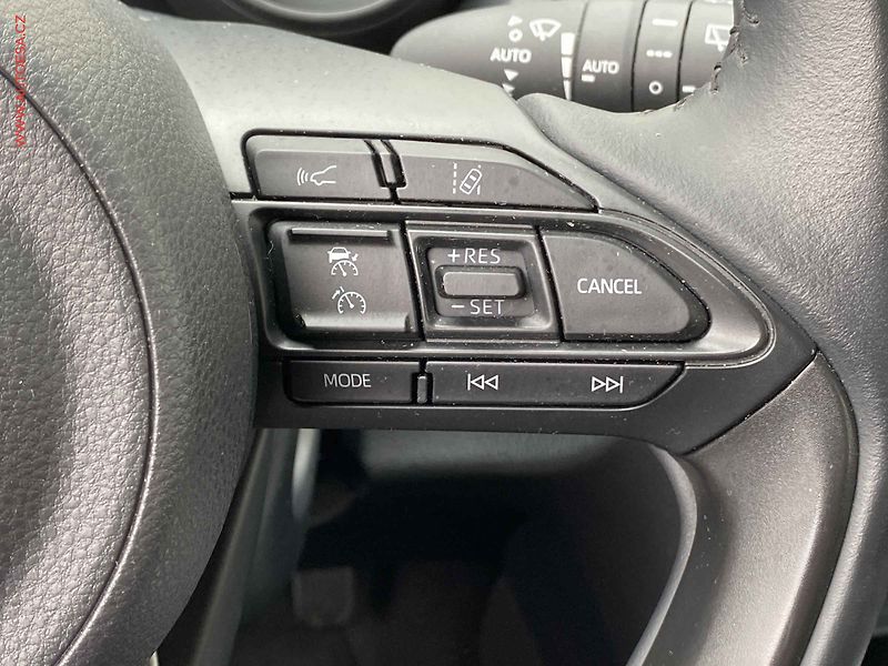 Toyota Yaris Cross (2022) 1.5 VVT-i, 1.maj,ČR, Dynamic - fotka 13 z 20