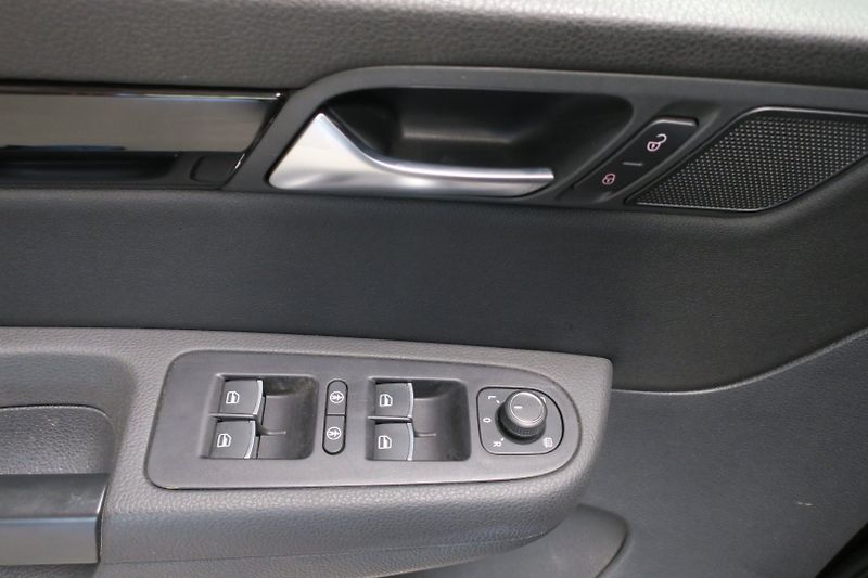 Volkswagen Sharan (2016) 2.0 TDI 135kW 4M Highline DSG - fotka 9 z 50