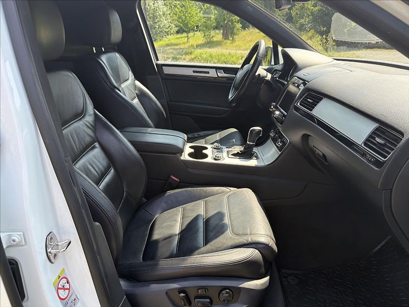 Volkswagen Touareg 3,0 TDi 180 Kw Highline tažné - fotka 11 z 38
