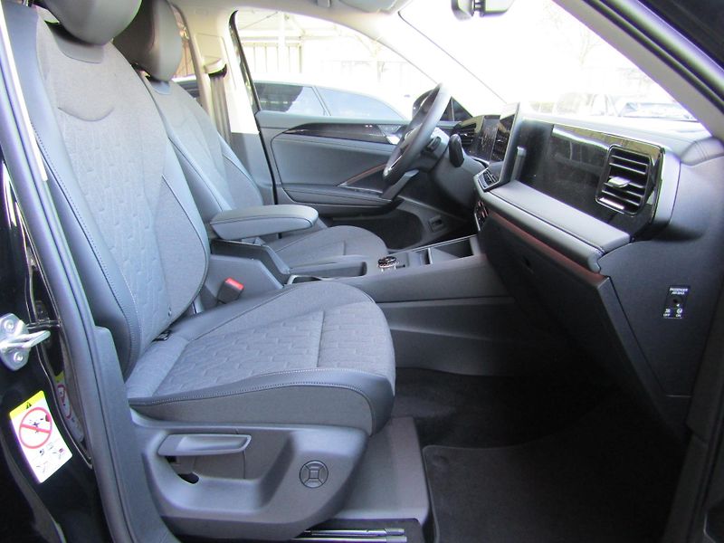 Volkswagen Tiguan (2025) People 1,5 eTSI 110 kW mHEV - fotka 21 z 30