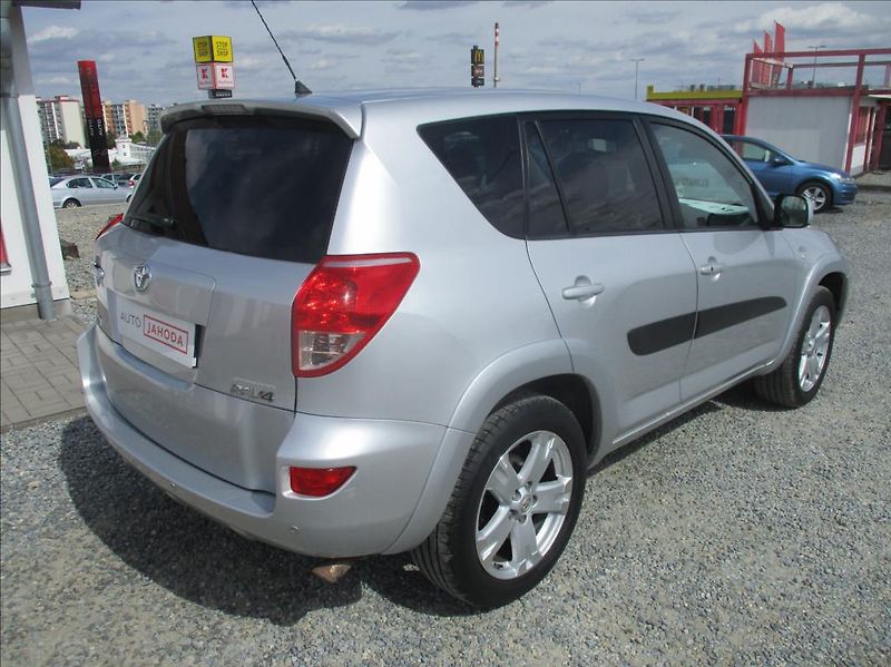 Toyota RAV4 2,2 D, 4x4, aut klima,kamera, - fotka 5 z 34