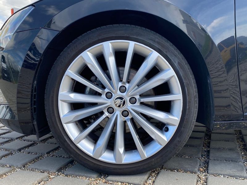 Škoda Superb (2016) 2,0 (110kW) NM Aut. - fotka 13 z 30