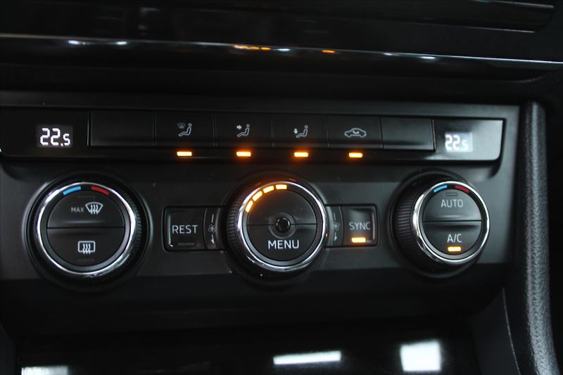 Škoda Superb 2.0 TDI 110kW DSG BIXENON NAVI - fotka 16 z 21