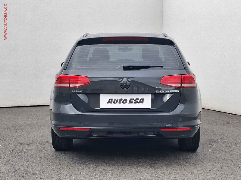 Volkswagen Passat (2015) 2.0 TDI, servis.kniha - fotka 5 z 18