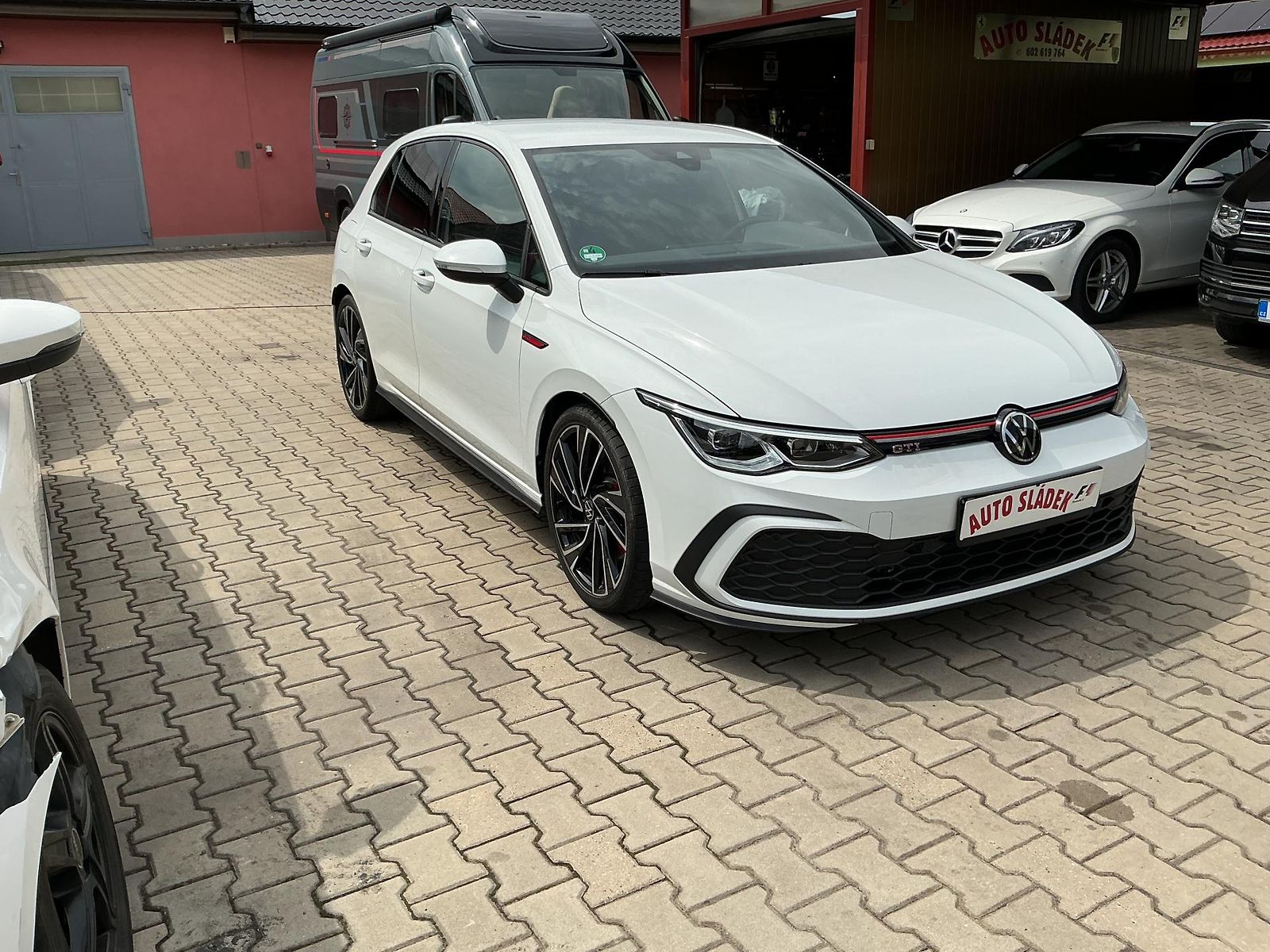 Volkswagen Golf GTI 2,0TSI DSG