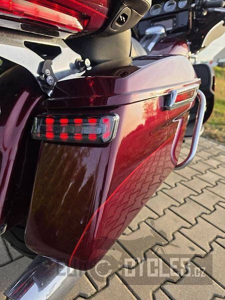 Harley-Davidson FLHTK Electra Glide Ultra Limited 1690 (2017) - fotka 6 z 22
