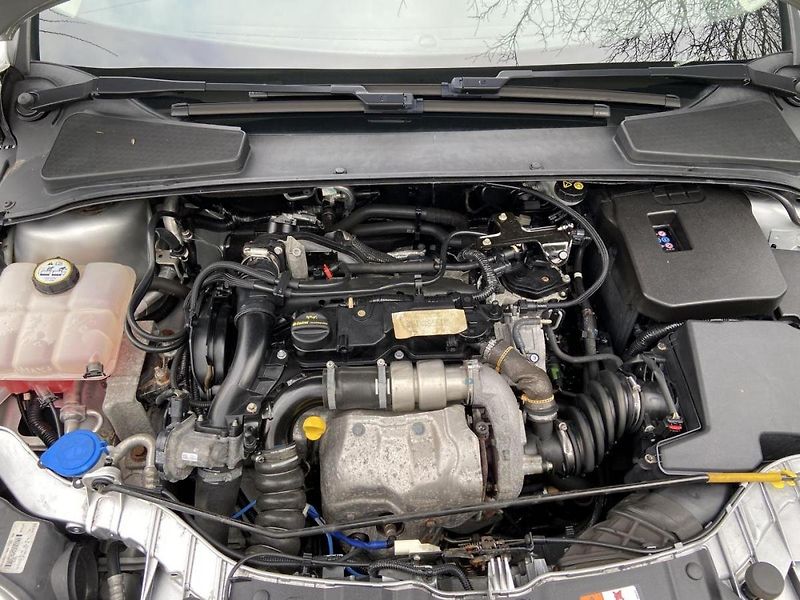 Ford Focus (2011) 1.6Tdci 85kw - fotka 26 z 29