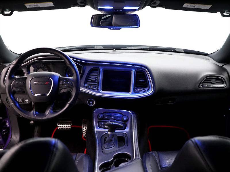 Dodge Challenger 5,7 V8 HEMI 277KW Aut.klima - fotka 24 z 31