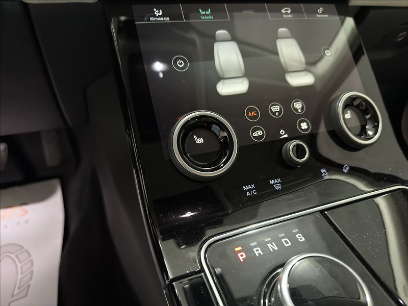 Land Rover Range Rover Velar 2,0   D180 AWD DYNAMIC HSE - fotka 18 z 34