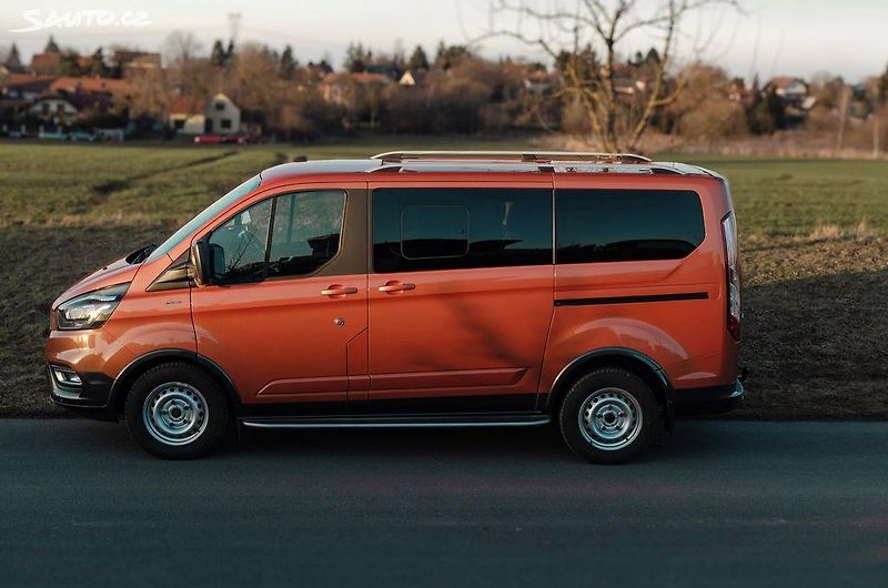 Ford Tourneo Custom (2022) - fotka 4 z 13