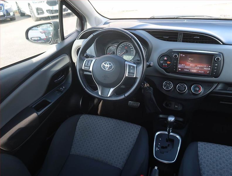Toyota Yaris (2015) 1.33 Dual VVT-i, Automat, ČR - fotka 7 z 19