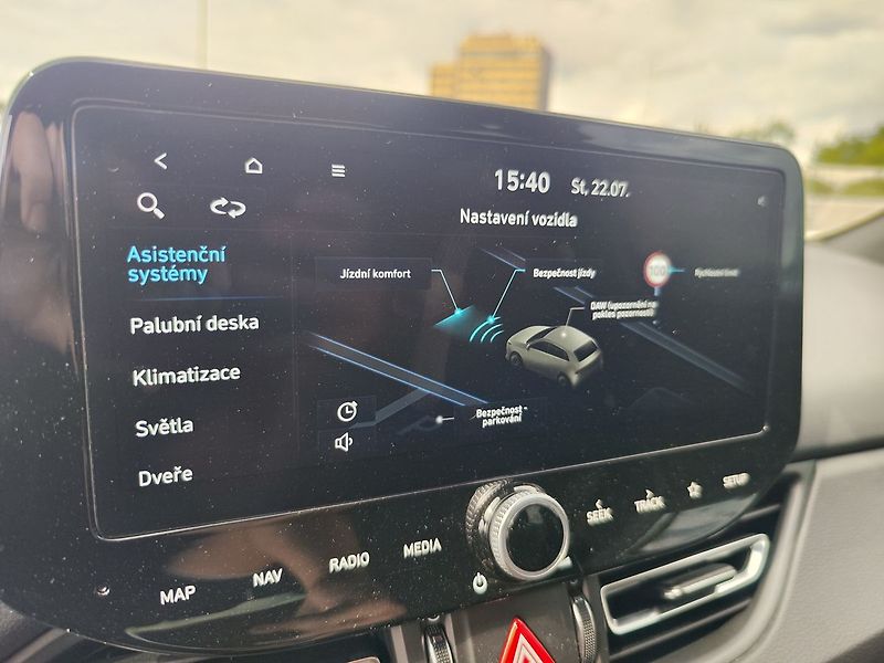 Hyundai i30 1.5  T-GDI/103kW N-Line DCT - fotka 18 z 35